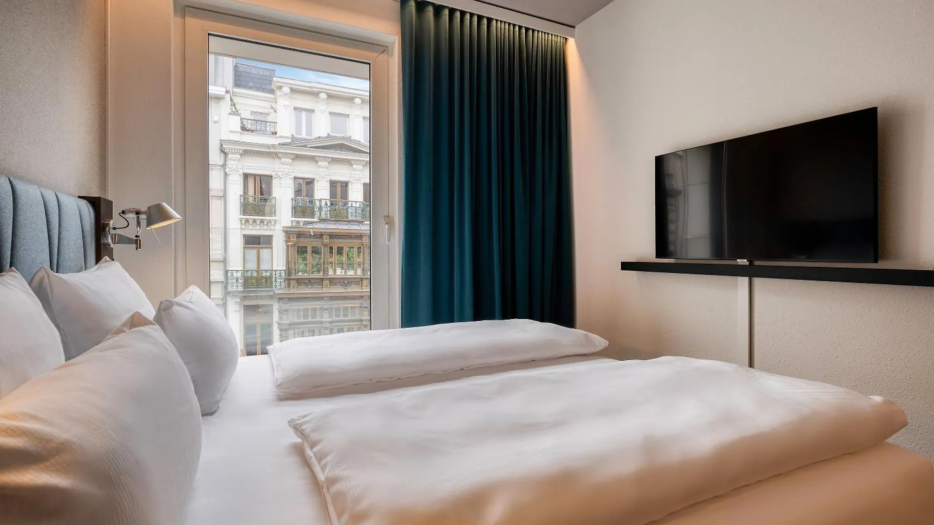 *** Otel Motel One Brüksel Belçika